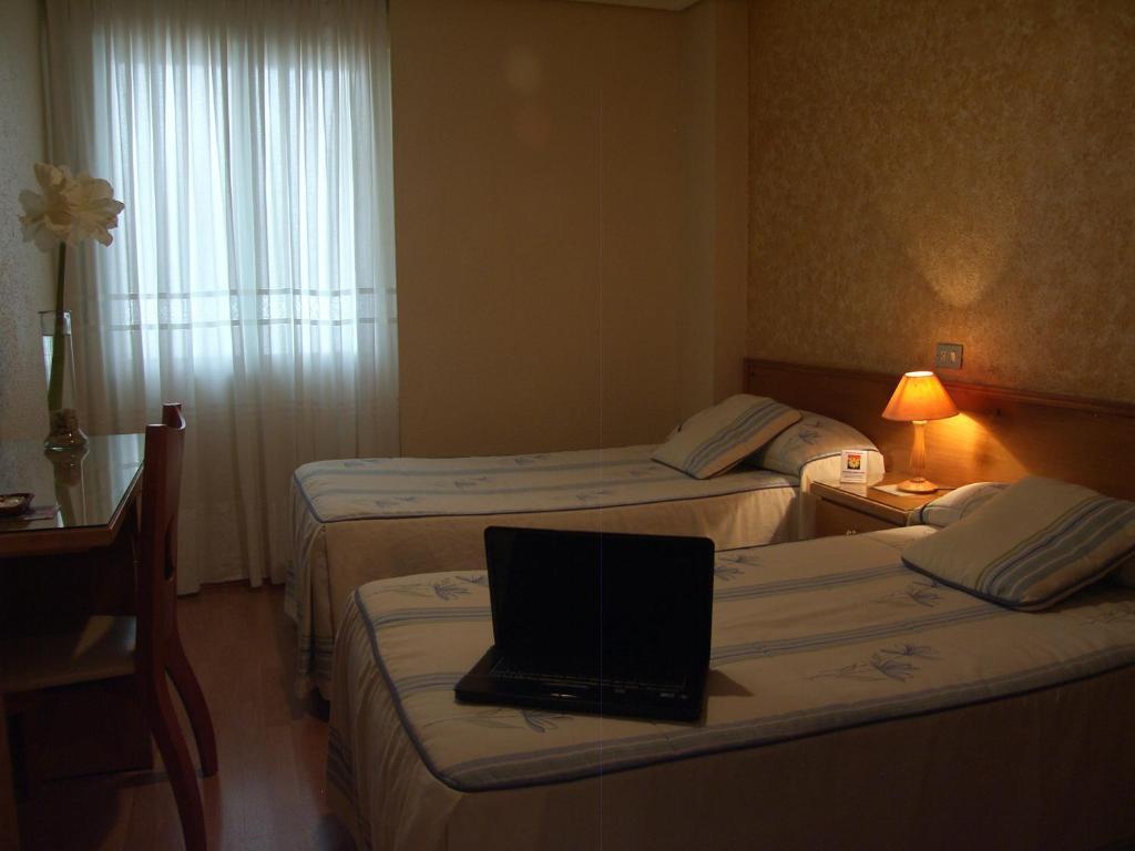 Melida Ostatua Hotel Ermua Ruang foto