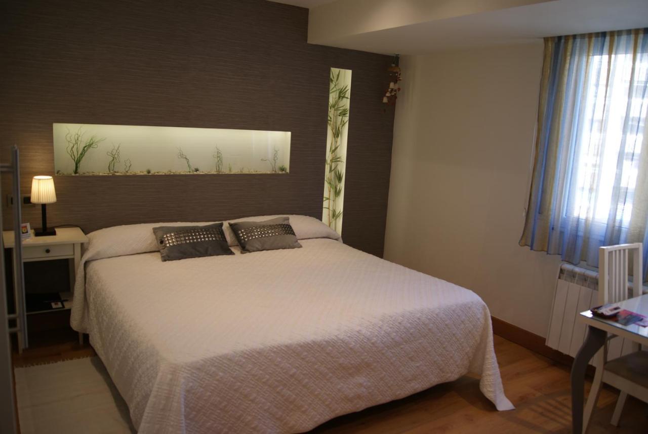 Melida Ostatua Hotel Ermua Bagian luar foto